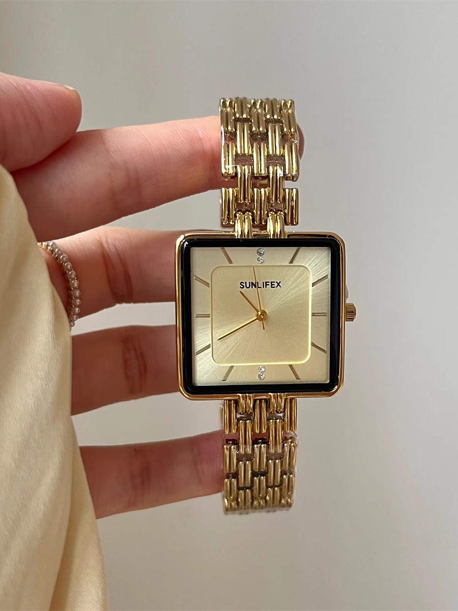 Retro Hong Kong style large di - огляд і ціна Luxury Watch In Hong Kong